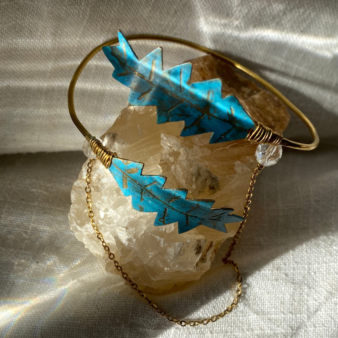 Arm cuff de hoja azul, armcuff artesanal, cuff de brass