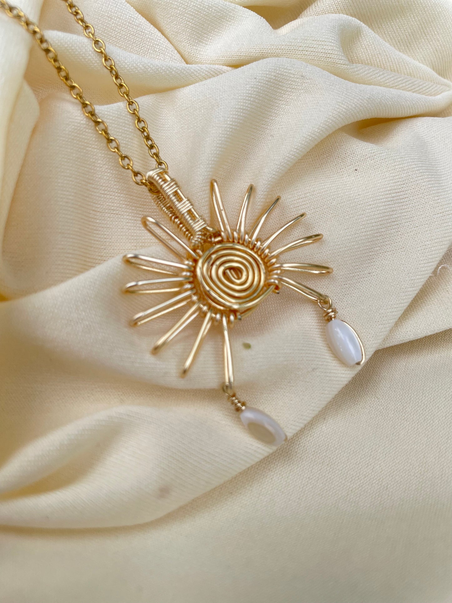 Cadena de sol grande, sol alambrado con nacar, sol non tarnish