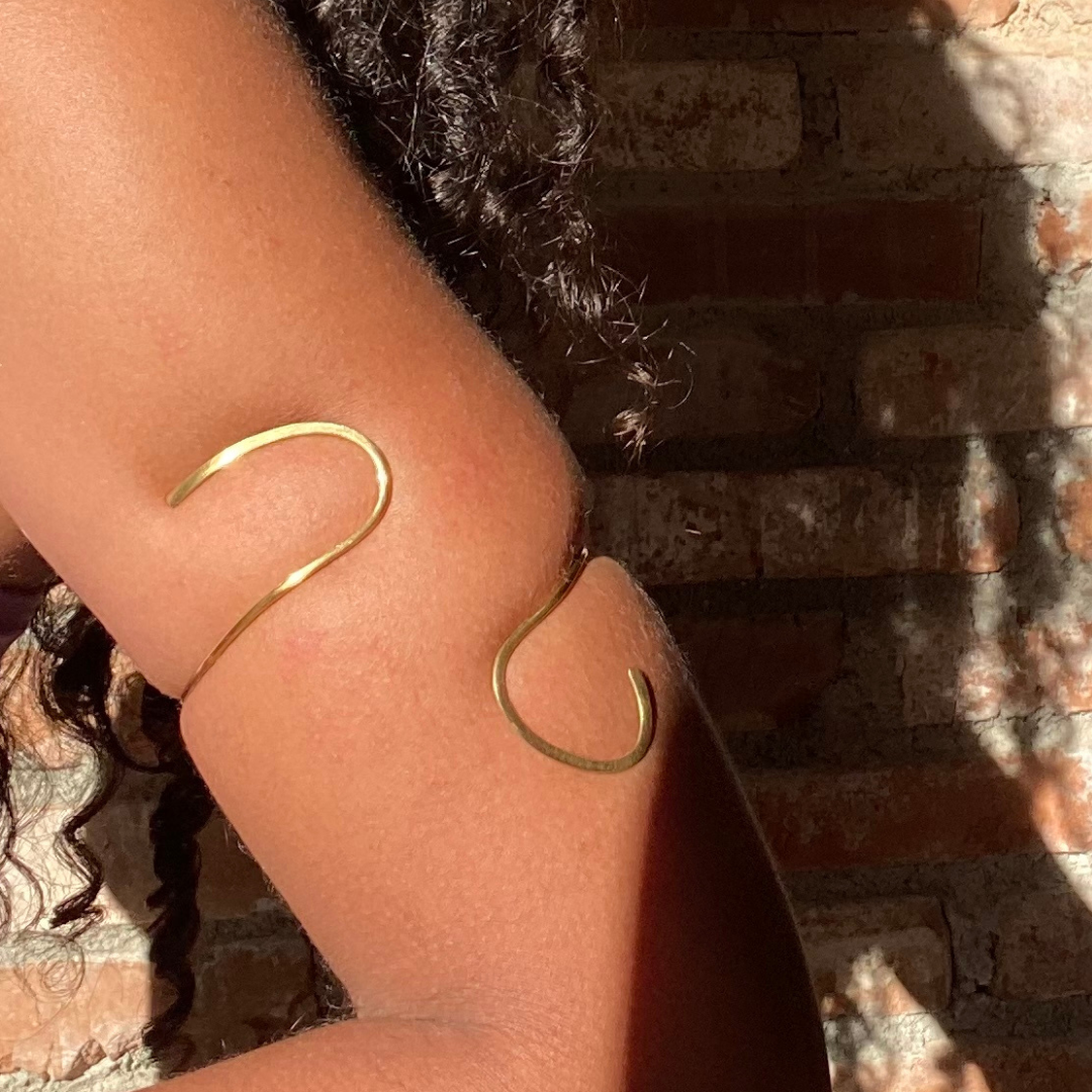 Arm Cuff minimalista, armcuff artesanal, brass amarillo