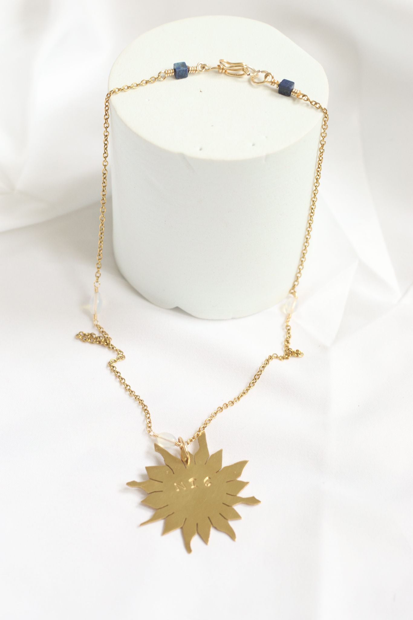 Sol NIS Design/Sol calado de Brass/Centro estampado NIS/ handmade Brass Sun with NIS Stamp