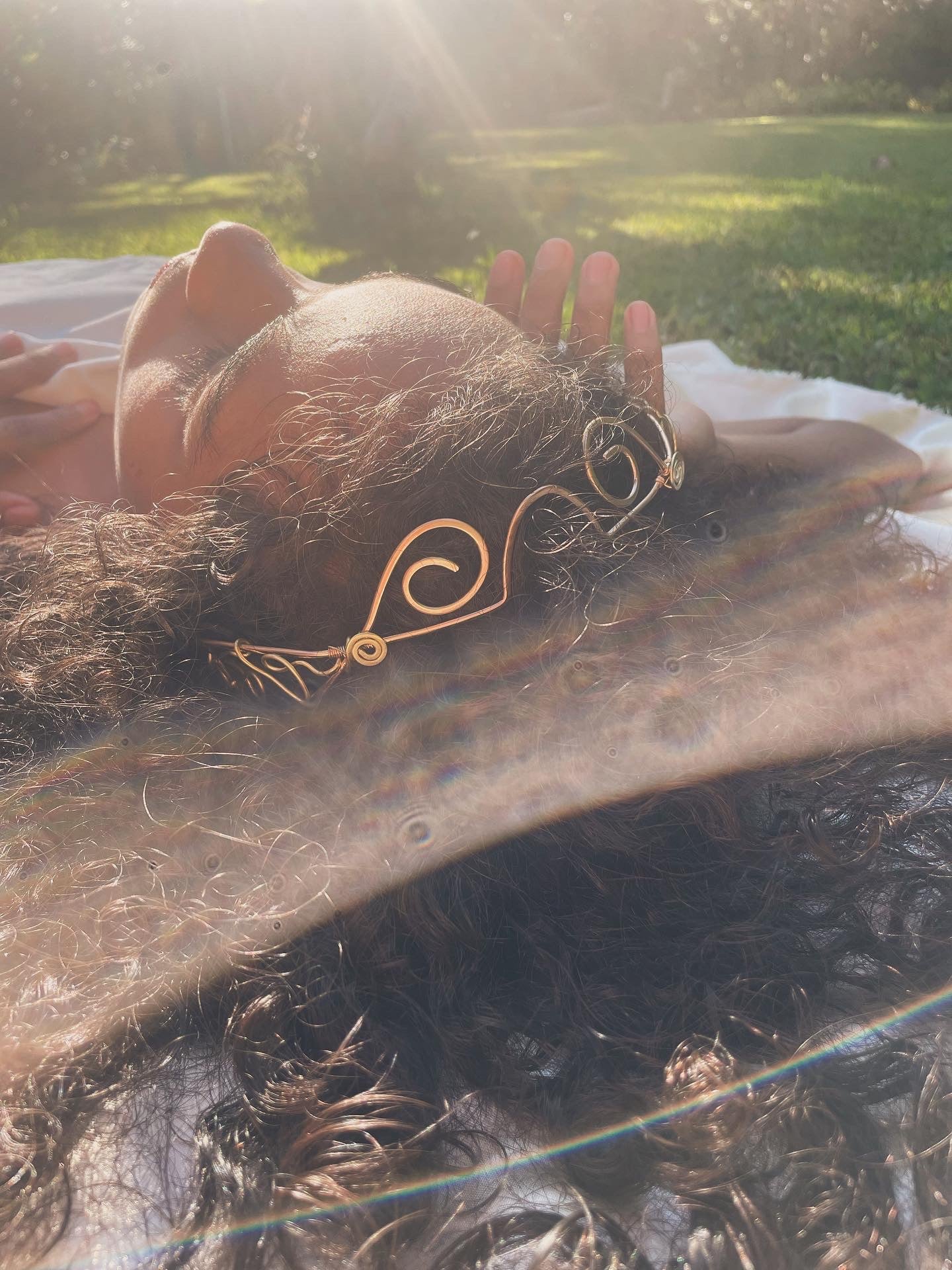 Bronce and brass headpiece, tocado de bronce y brass