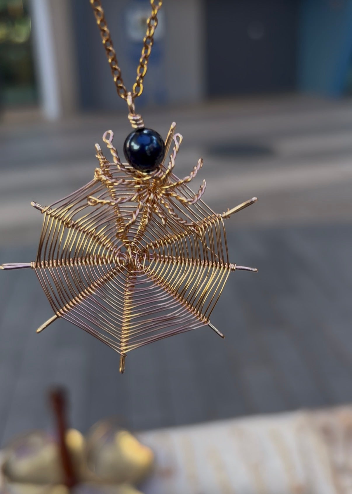 Spiderweb necklace / cadena de araña