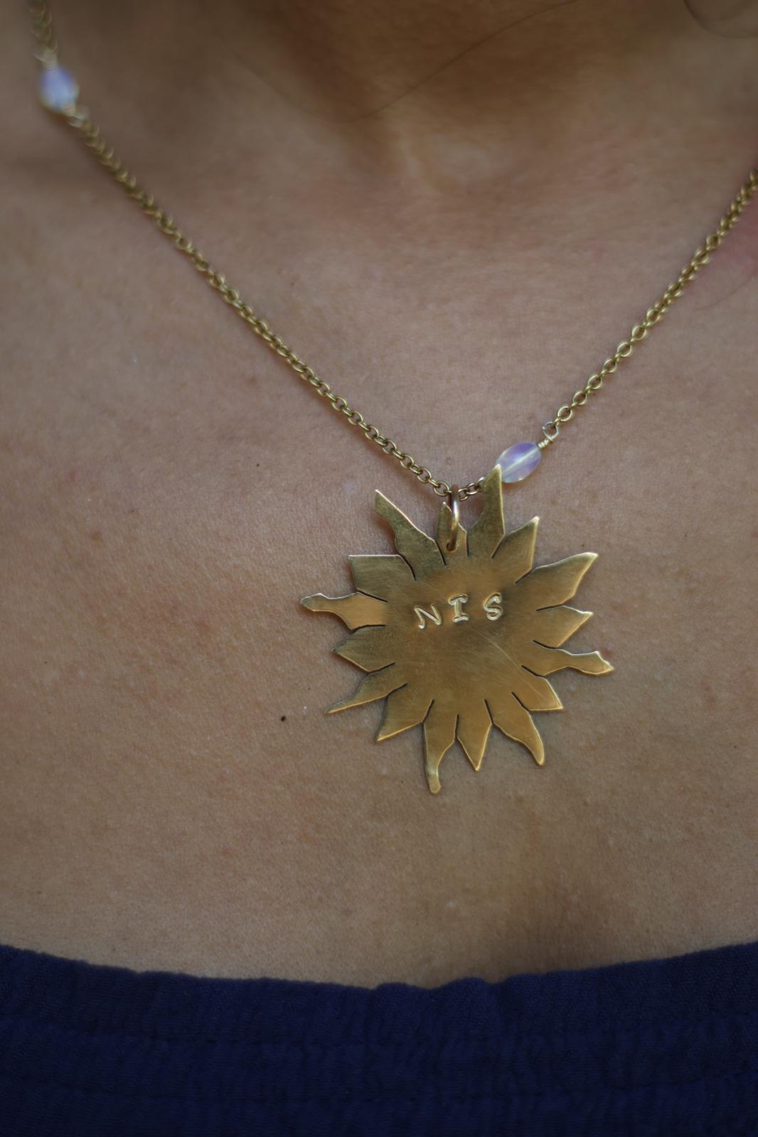 Sol NIS Design/Sol calado de Brass/Centro estampado NIS/ handmade Brass Sun with NIS Stamp