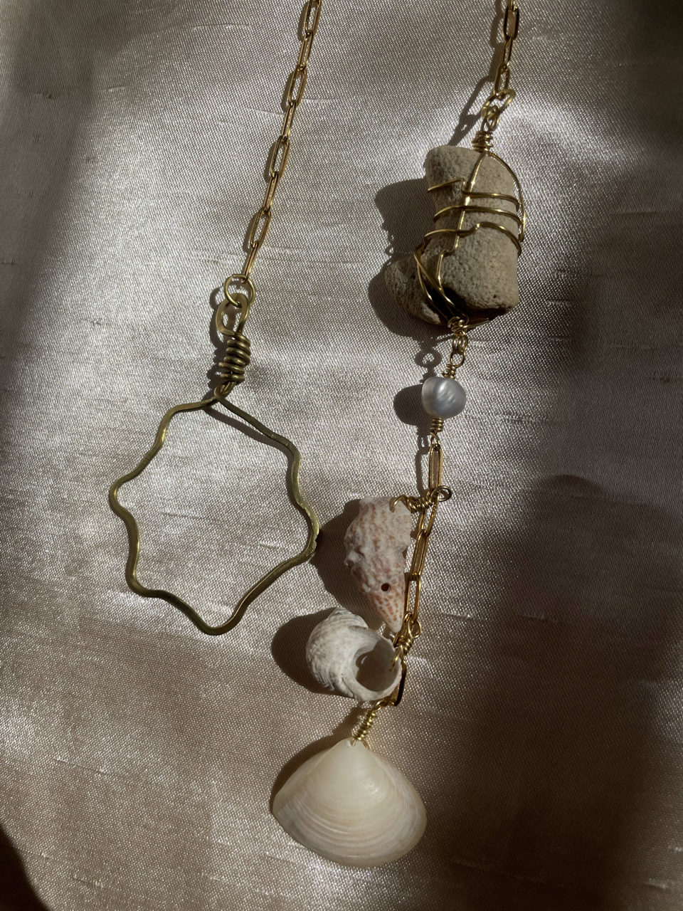 Cadena Lariat, desechos de mar.