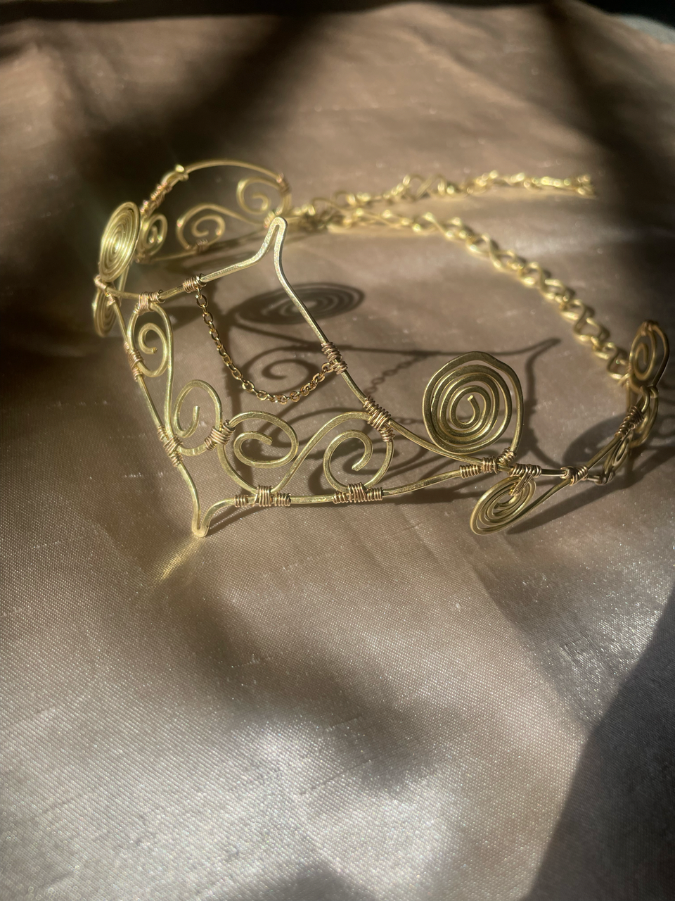 Head Piece, pieza versátil de brass, choker de brass