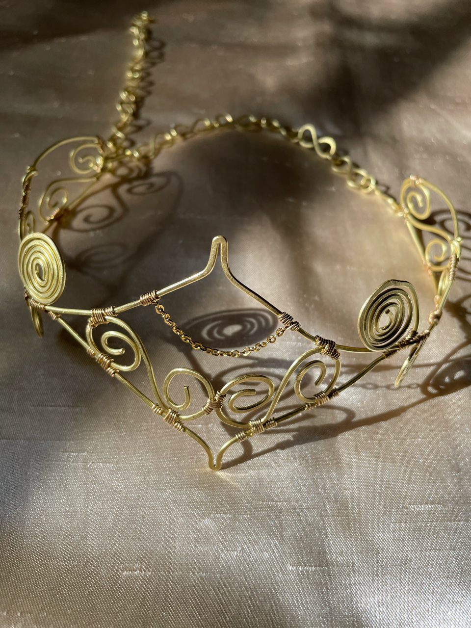 Head Piece, pieza versátil de brass, choker de brass
