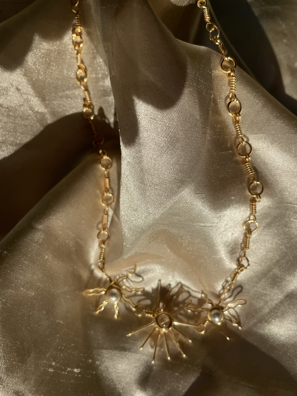 Collar Soles de Nácar y Cuarzo