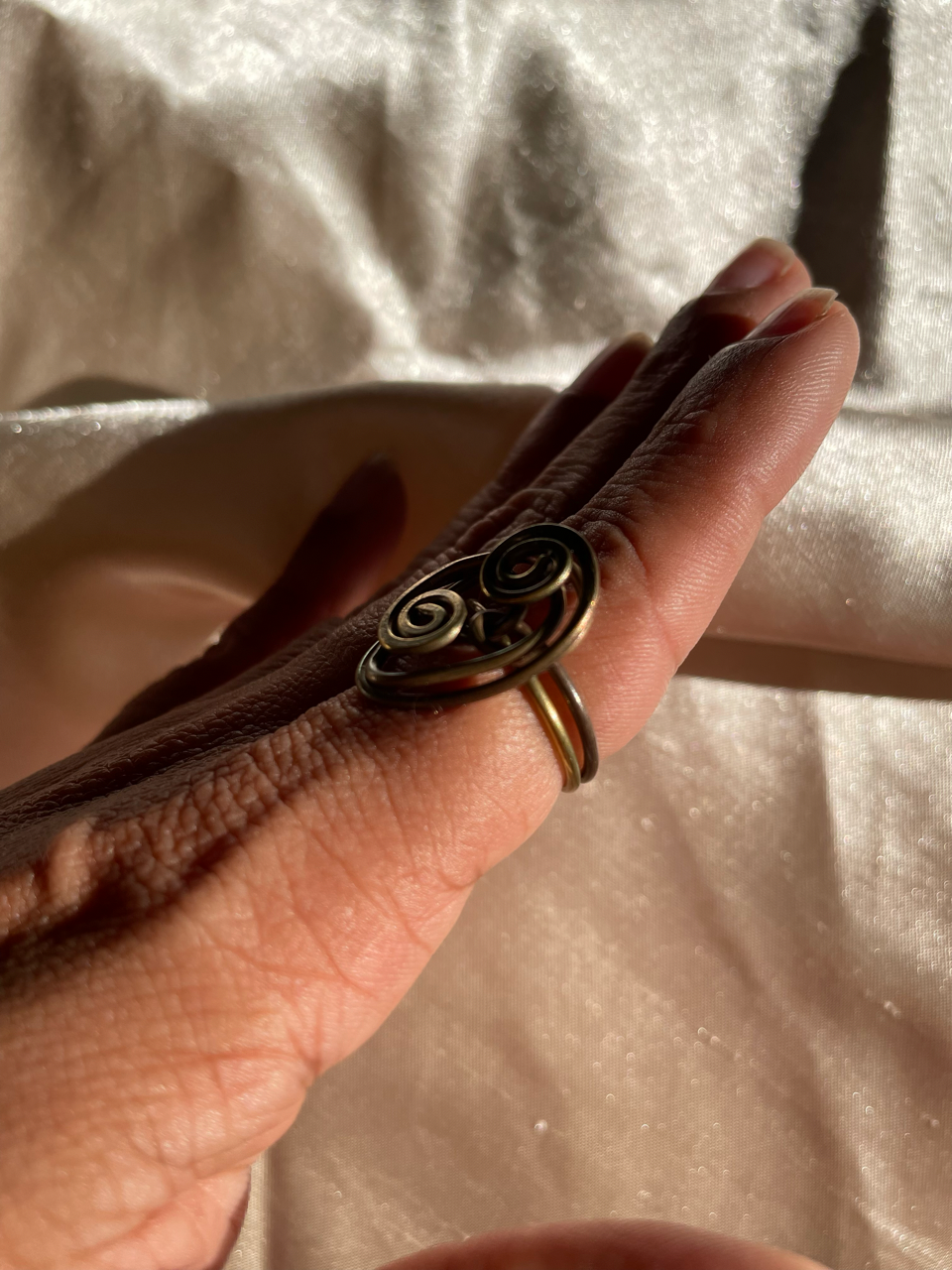 Sortija doble espiral en brass envejecido