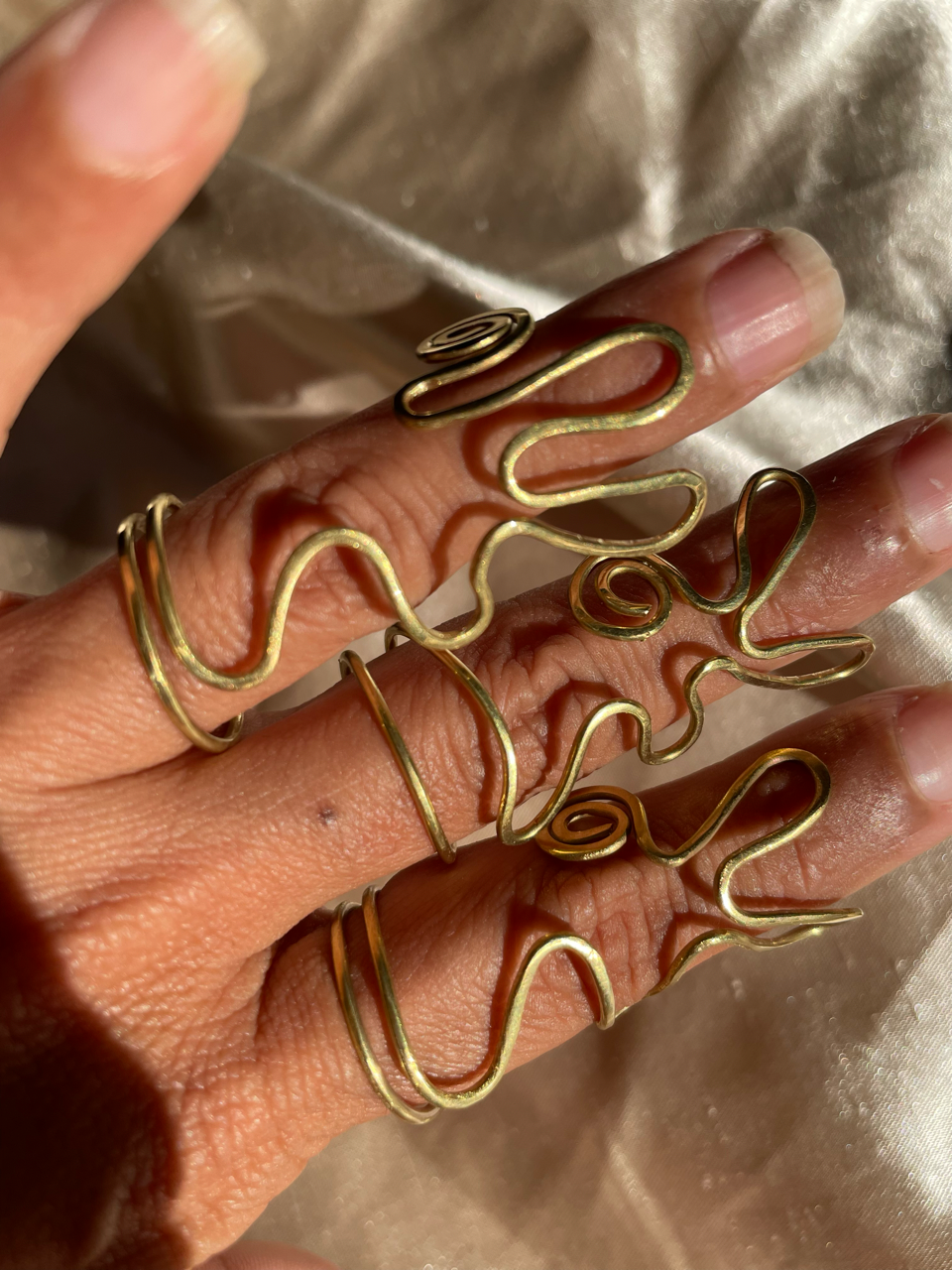 Sortijas inspiradas en los vejigantes – brass amarillo