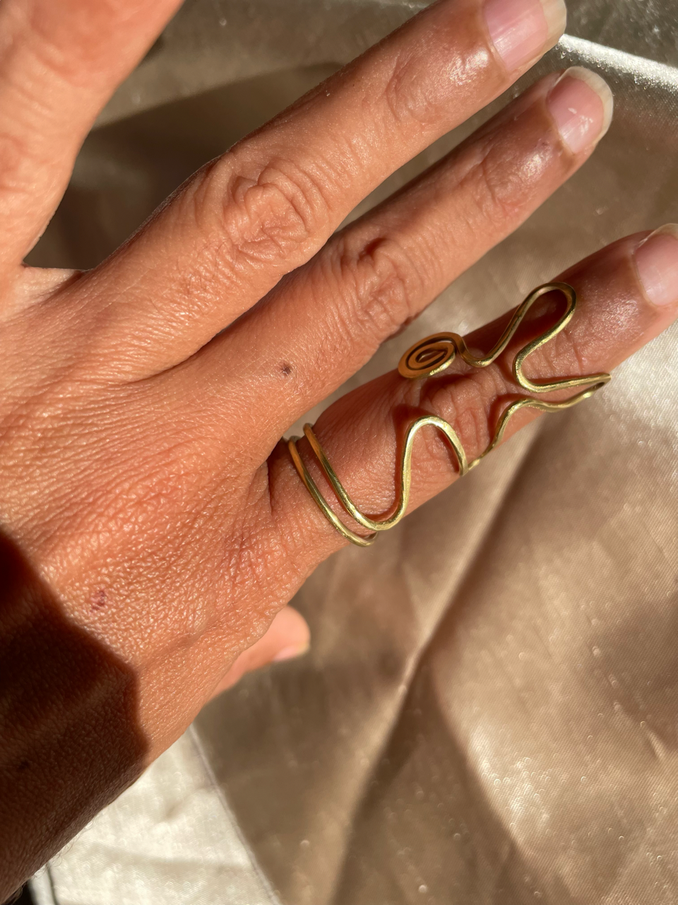 Sortijas inspiradas en los vejigantes – brass amarillo