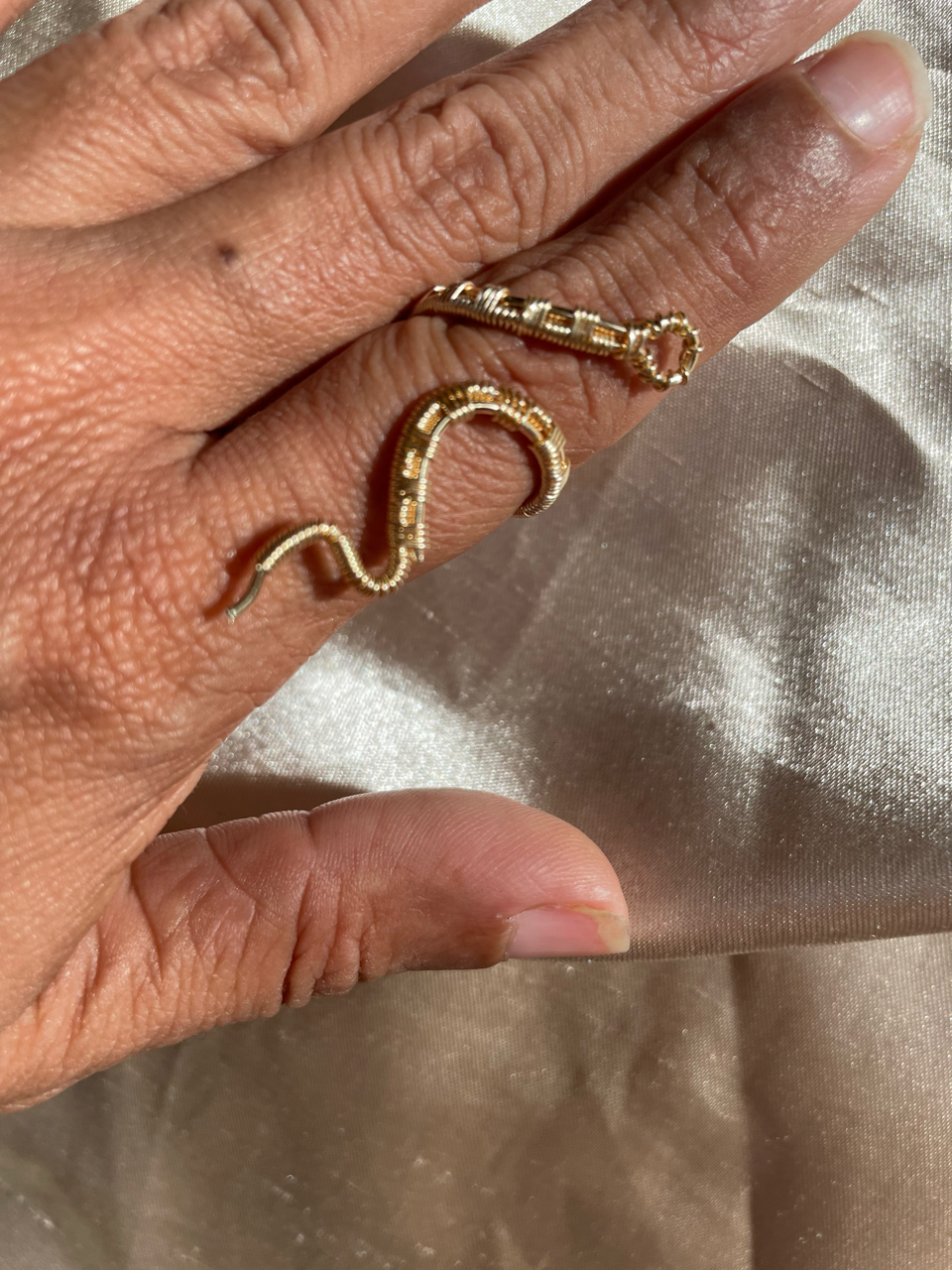 Sortijas serpiente ajustable en alambre AAA non tarnish