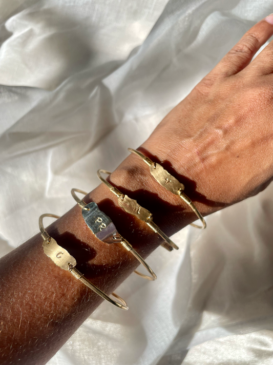 Pulsera de brass estampada